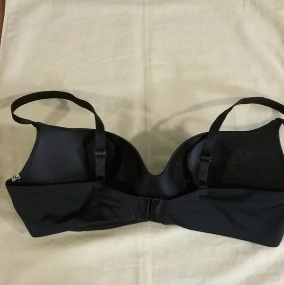 Victoria's Secret Bra - Picture 3 of 4